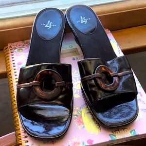 Life stride tortoiseshell sandals